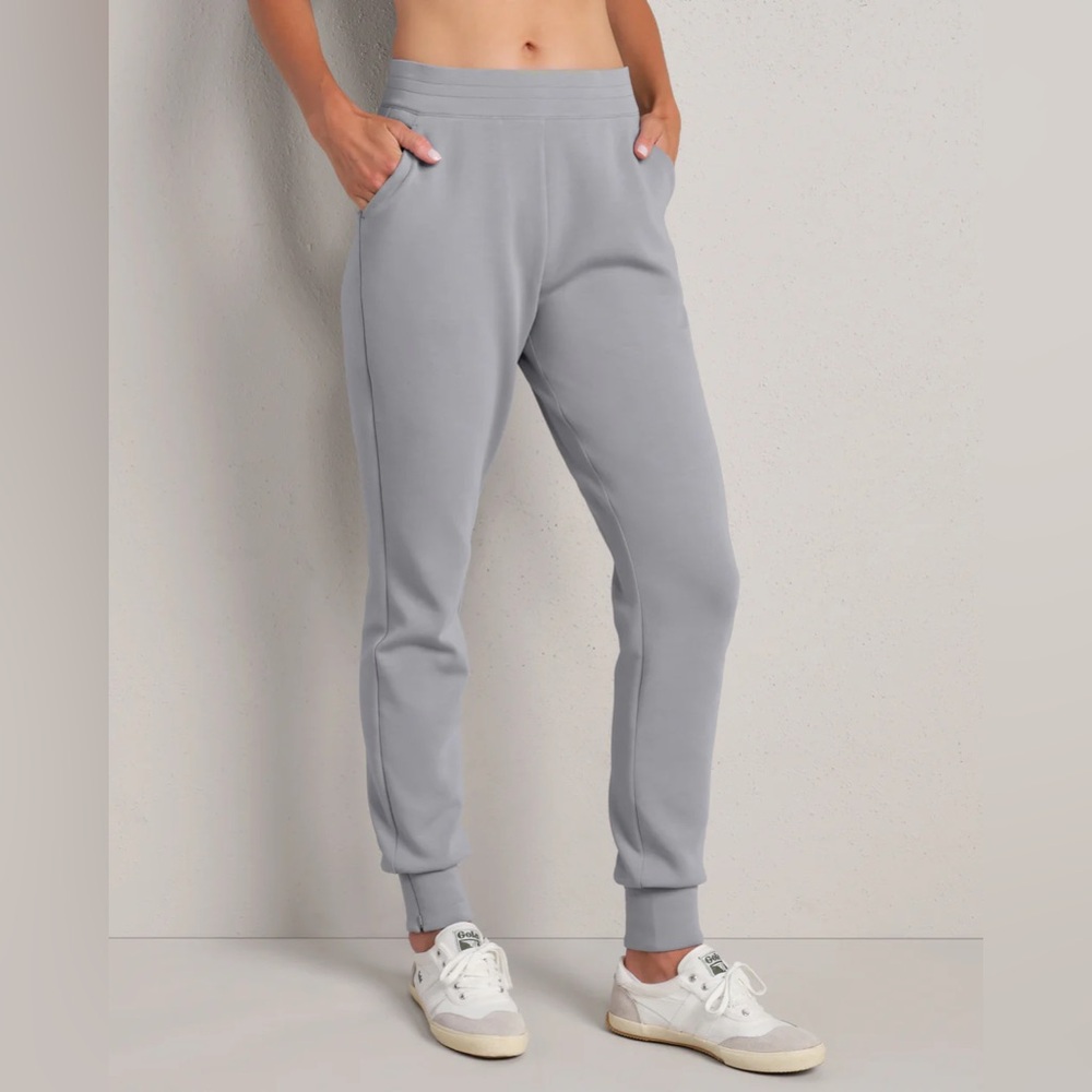 DreamGlow™ Tapered Pant in steel gray